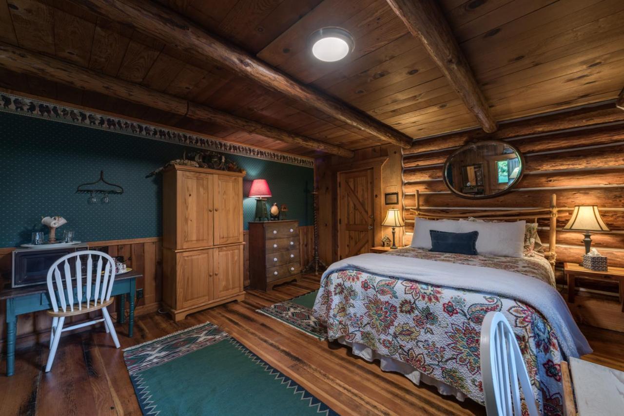 The Davies Family Inn - Adults Only Пласервилл Экстерьер фото